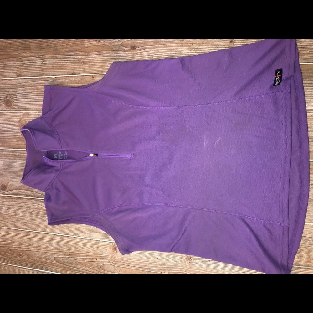 Kerrits M purple sleeveless polo